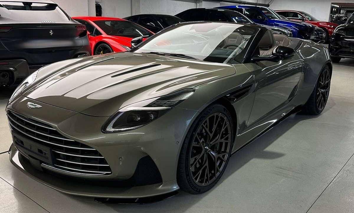 ASTON MARTIN VOLANTE DB 12